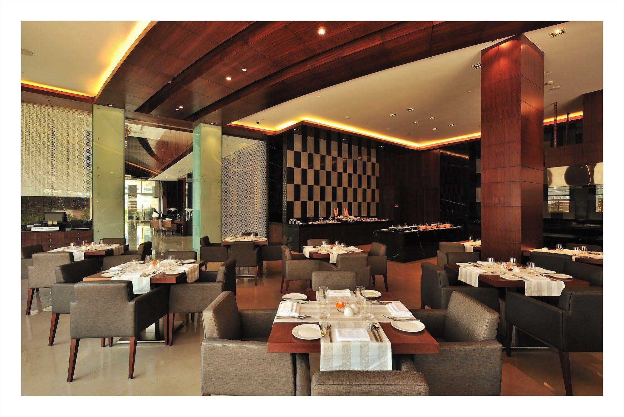 The Anya Hotel-Golf Course Road 古尔冈 外观 照片