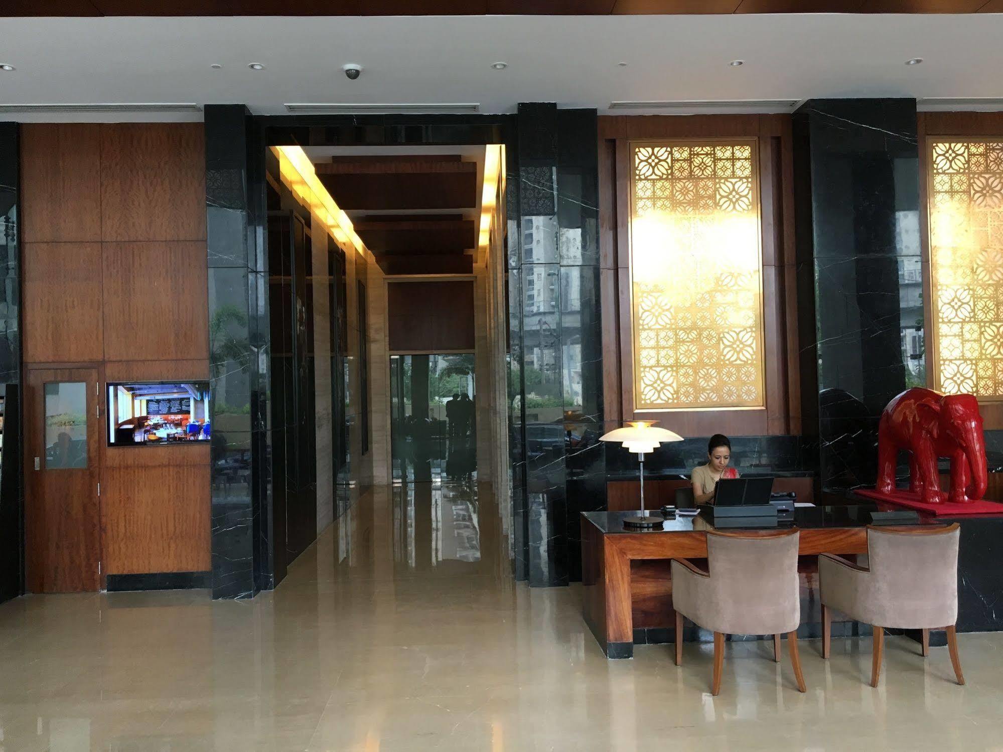 The Anya Hotel-Golf Course Road 古尔冈 外观 照片